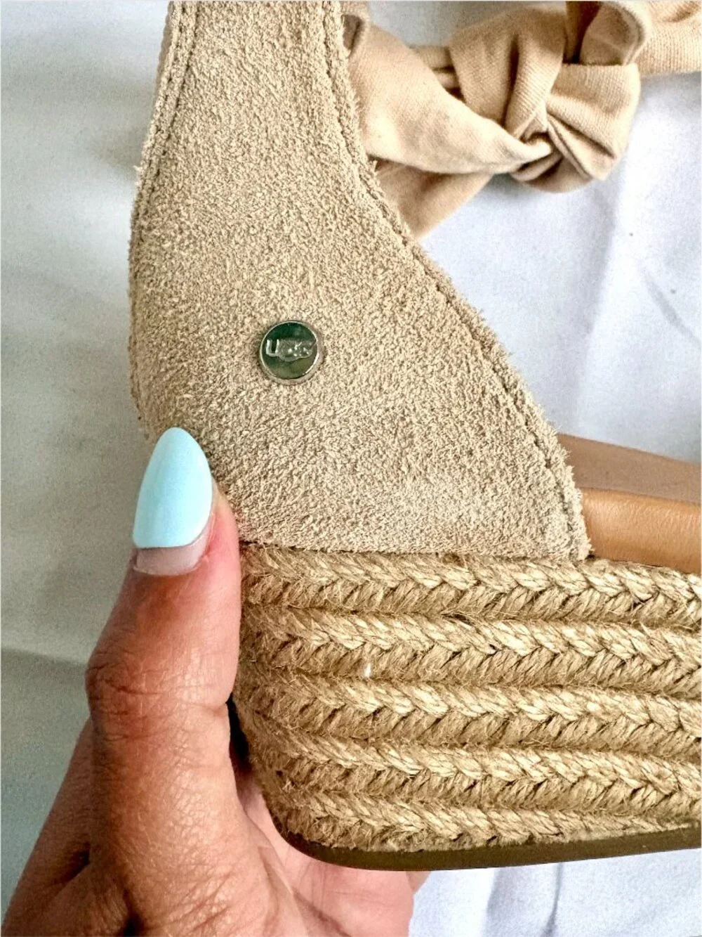 UGG 